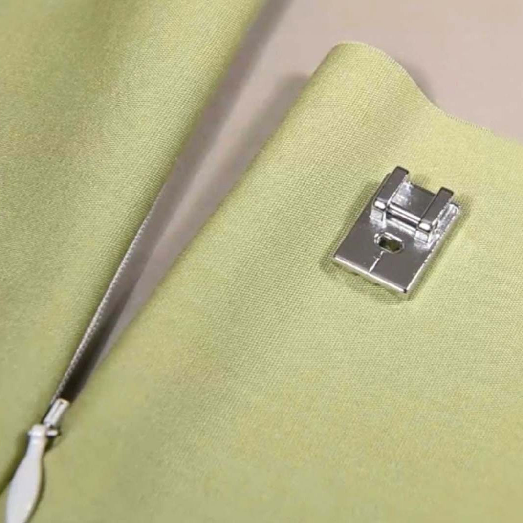 Pied fermeture invisible Necchi